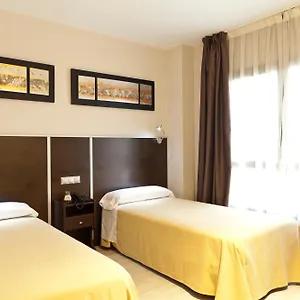Avenida Barajas 3* מדריד